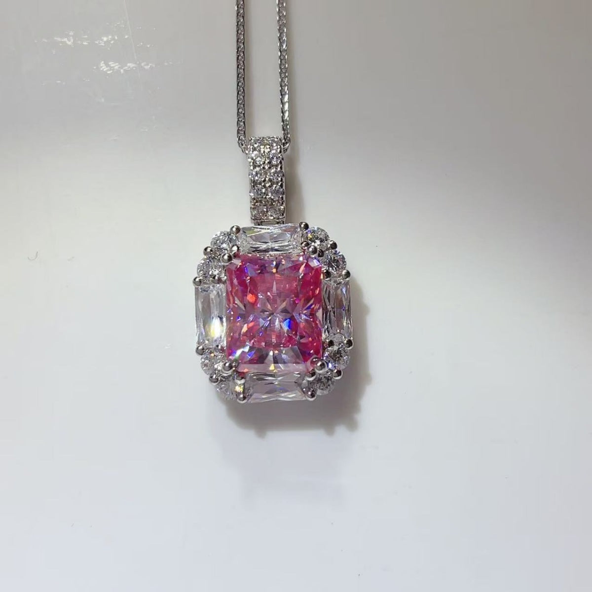 5b27823c-1e4c-484c-8067-552c3d0e51a5-Max